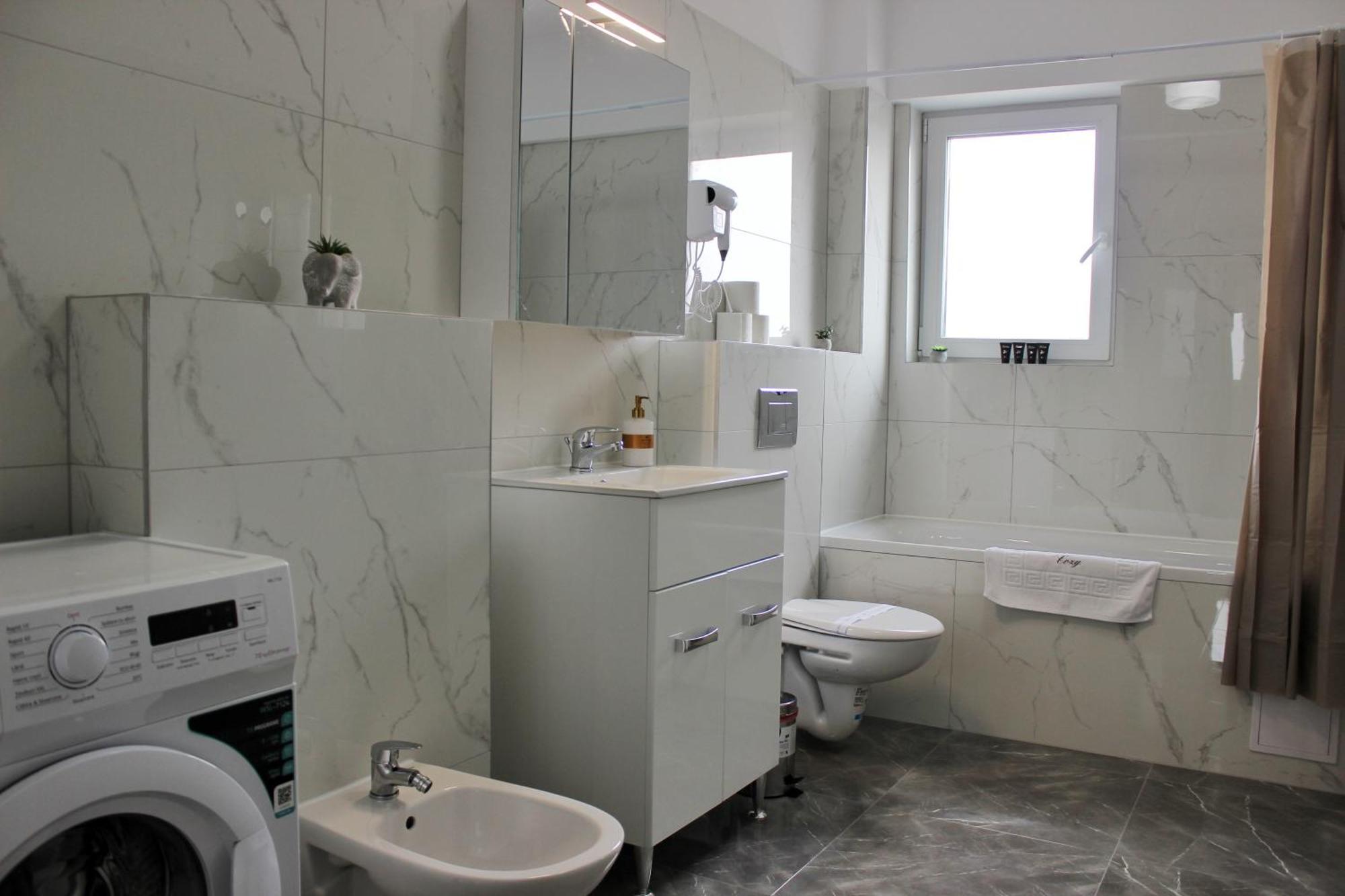 Cozy Apartments In Centre Of Suceava Near Kaufland And University Exterior foto