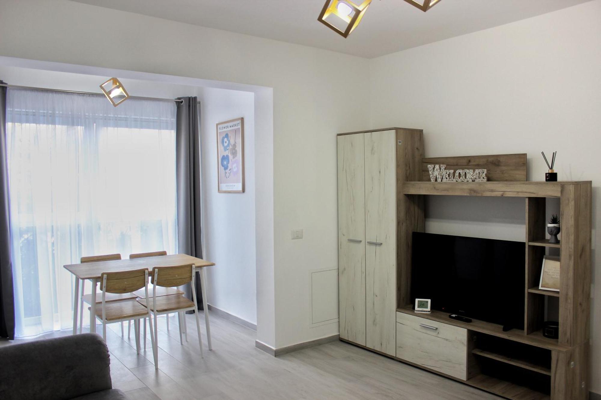 Cozy Apartments In Centre Of Suceava Near Kaufland And University Exterior foto